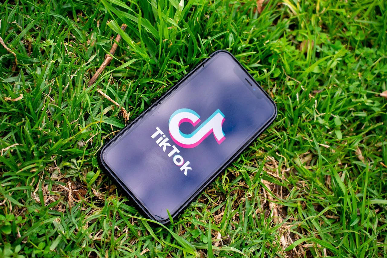 Pourquoi et comment acheter un compte TikTok français pour booster votre présence en ligne