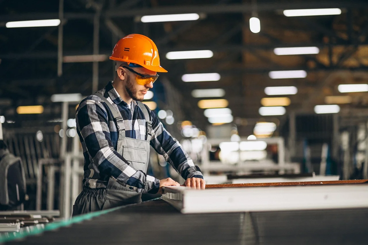 Quand les techniciens de maintenance industrielle deviennent les super-héros de l'entreprise